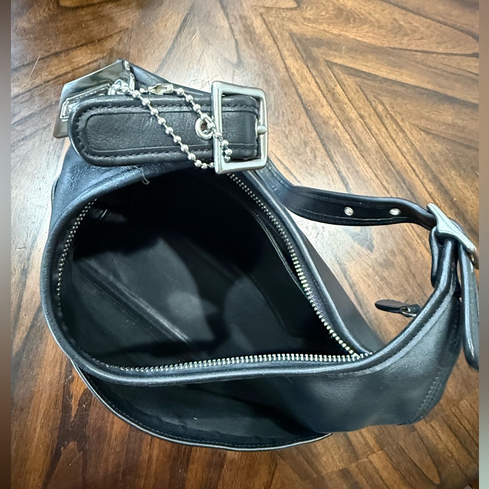Coach Vintage 9058 Legacy Hobo Black Leather Nickel Silver Tone Hardware - Picture 7 of 16